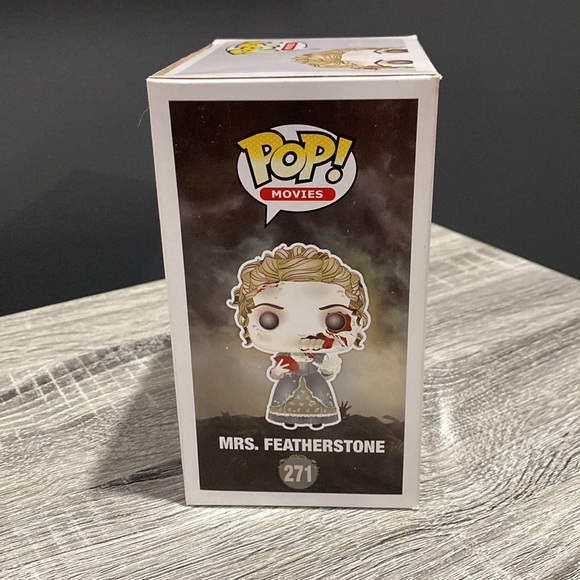Funko Pop! Movies | Pride and Prejudice Zombies #271: Mrs. Featherstone - Figure - Picture 5 of 14